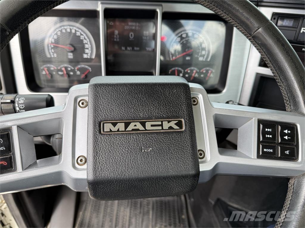 Mack PI64T Sadulveokid