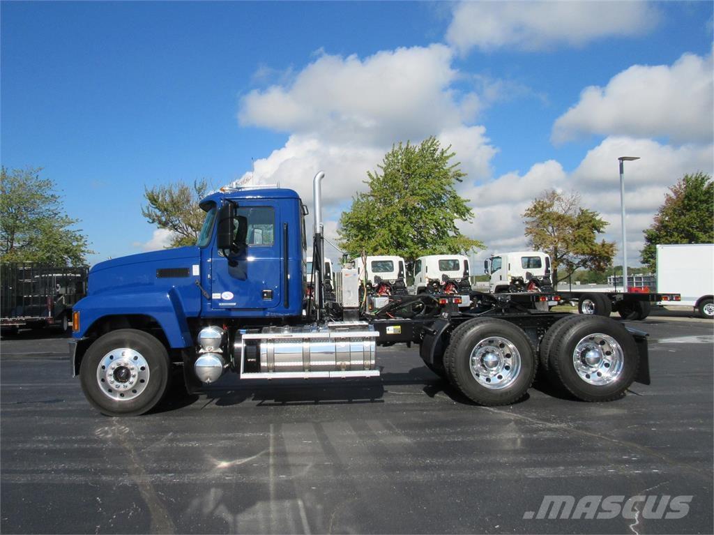 Mack PI64T Sadulveokid