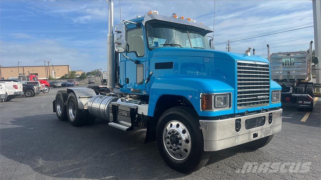 Mack PI64T Sadulveokid