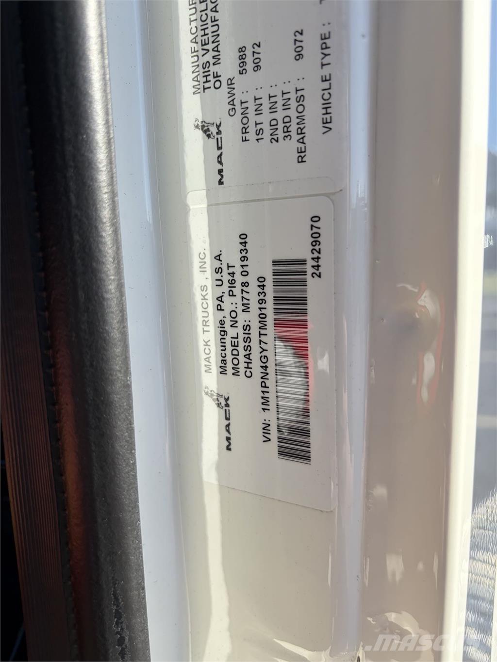 Mack PI64T Sadulveokid