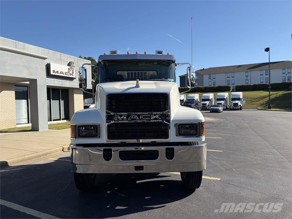 Mack PI64T Sadulveokid