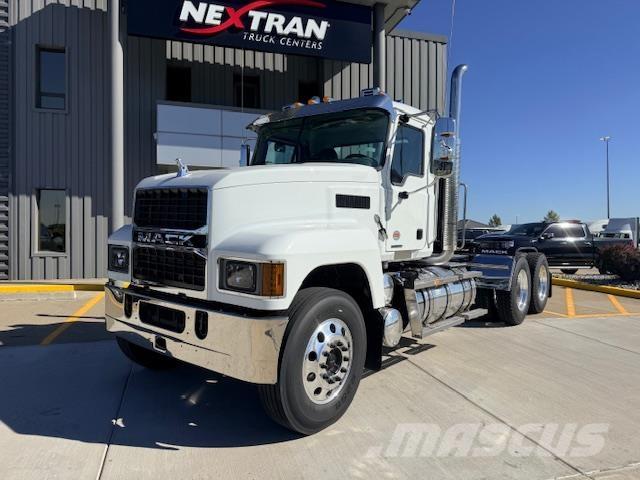 Mack PI64T Sadulveokid
