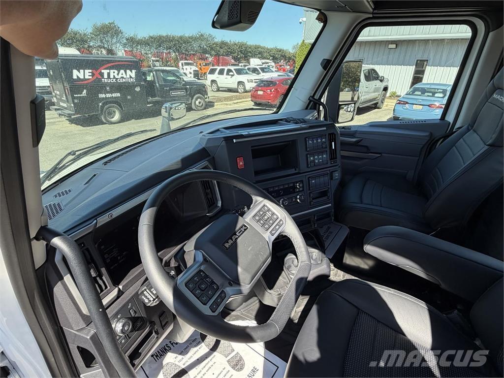 Mack PR64T Sadulveokid