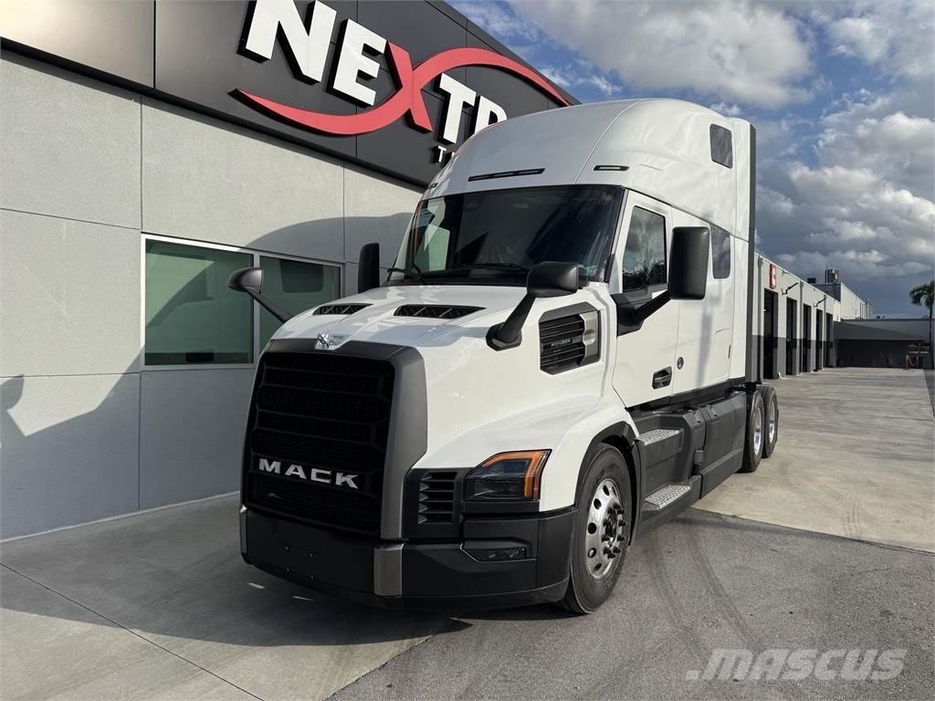 Mack PR64T Sadulveokid