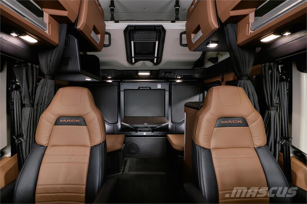 Mack PR64T Sadulveokid