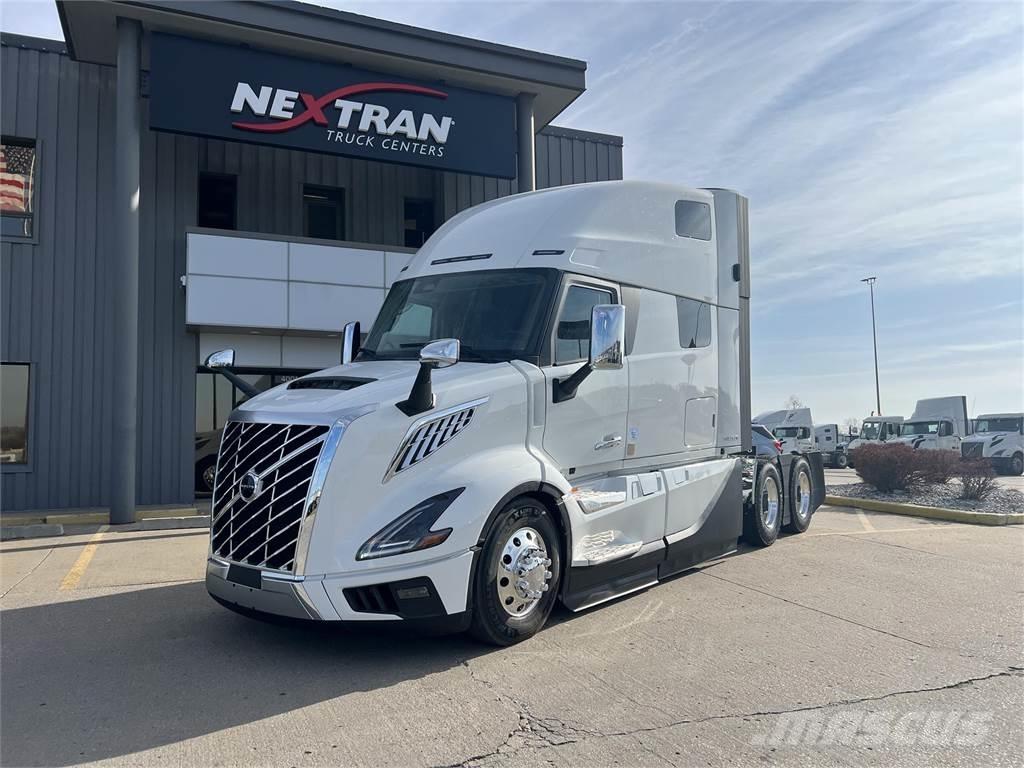Volvo NEW VNL860 Sadulveokid
