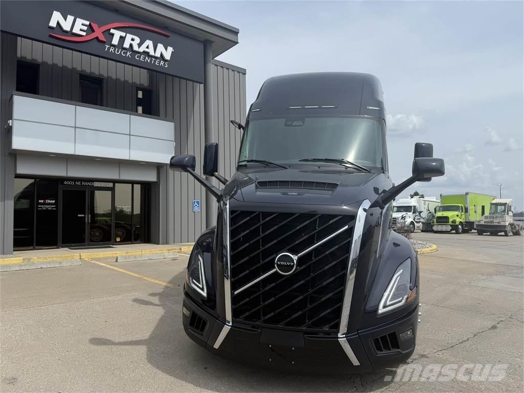 Volvo NEW VNL860 Sadulveokid