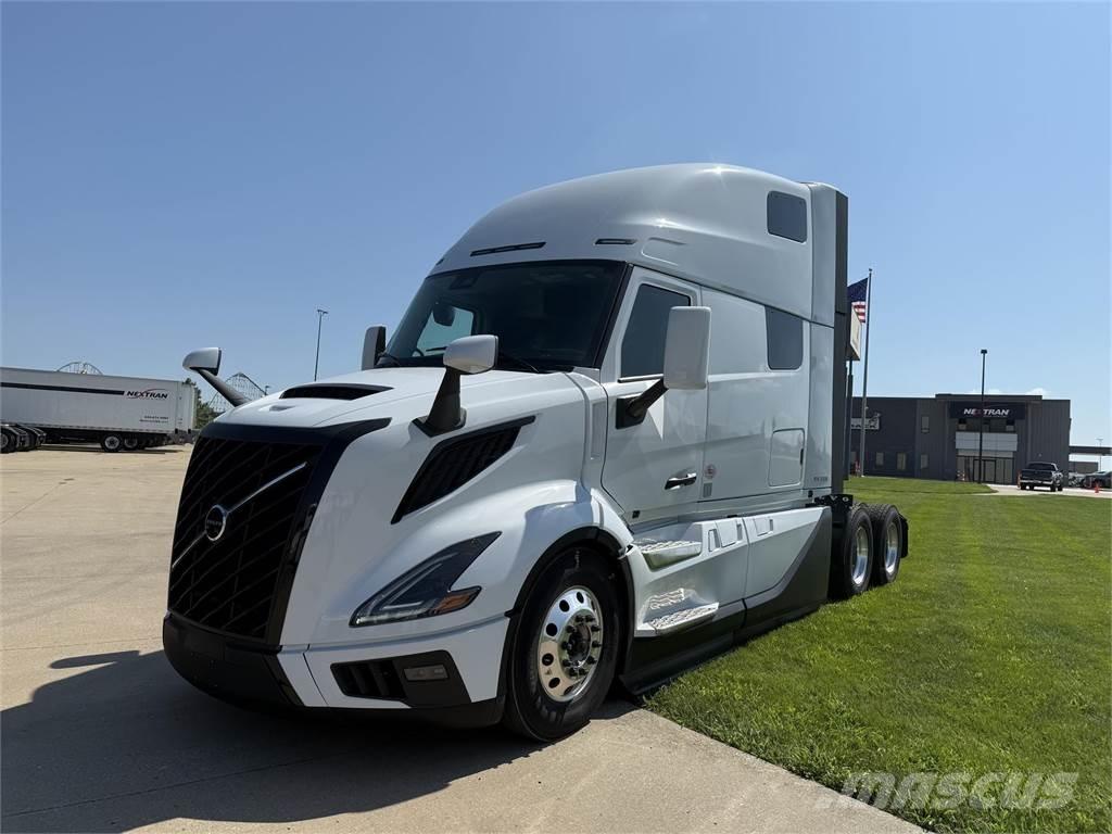 Volvo NEW VNL860 Sadulveokid