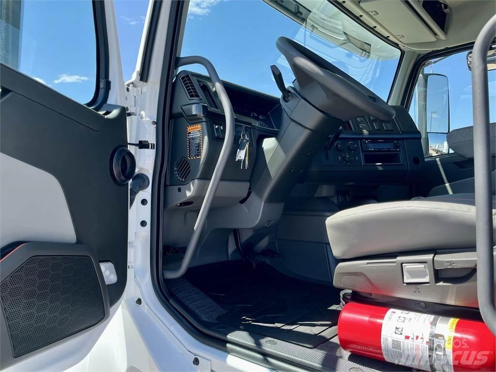 Volvo VHD64FT300 Sadulveokid