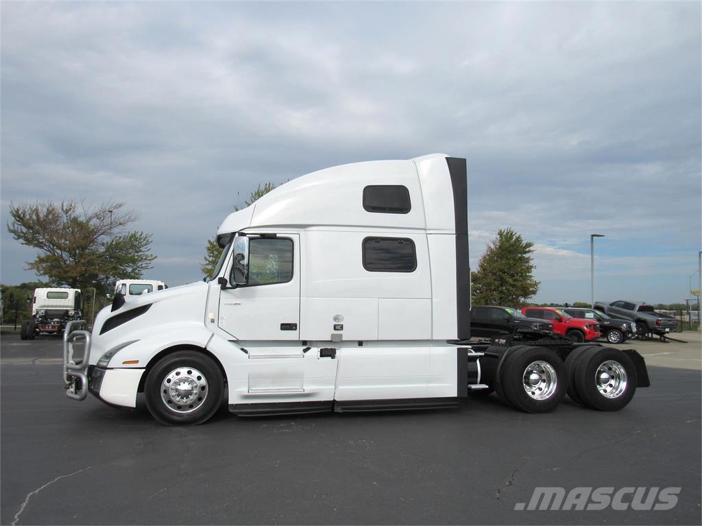 Volvo VNL 860 Sadulveokid