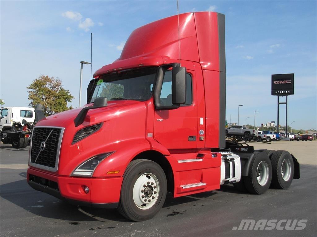 Volvo VNL64T300 Sadulveokid