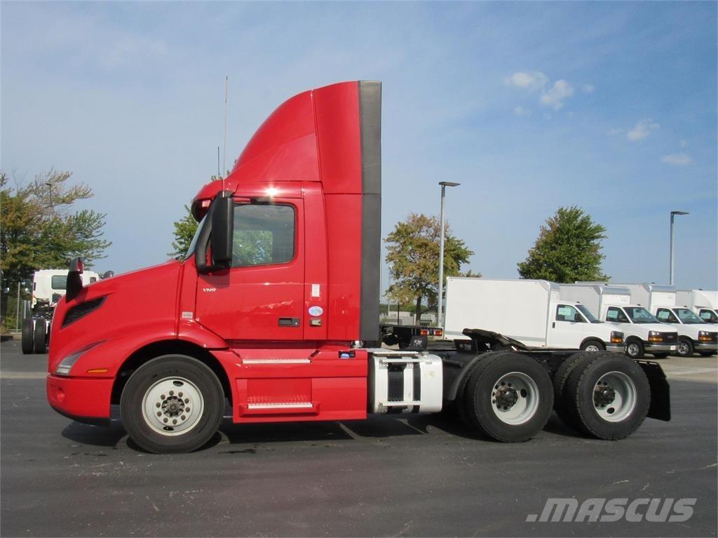Volvo VNL64T300 Sadulveokid