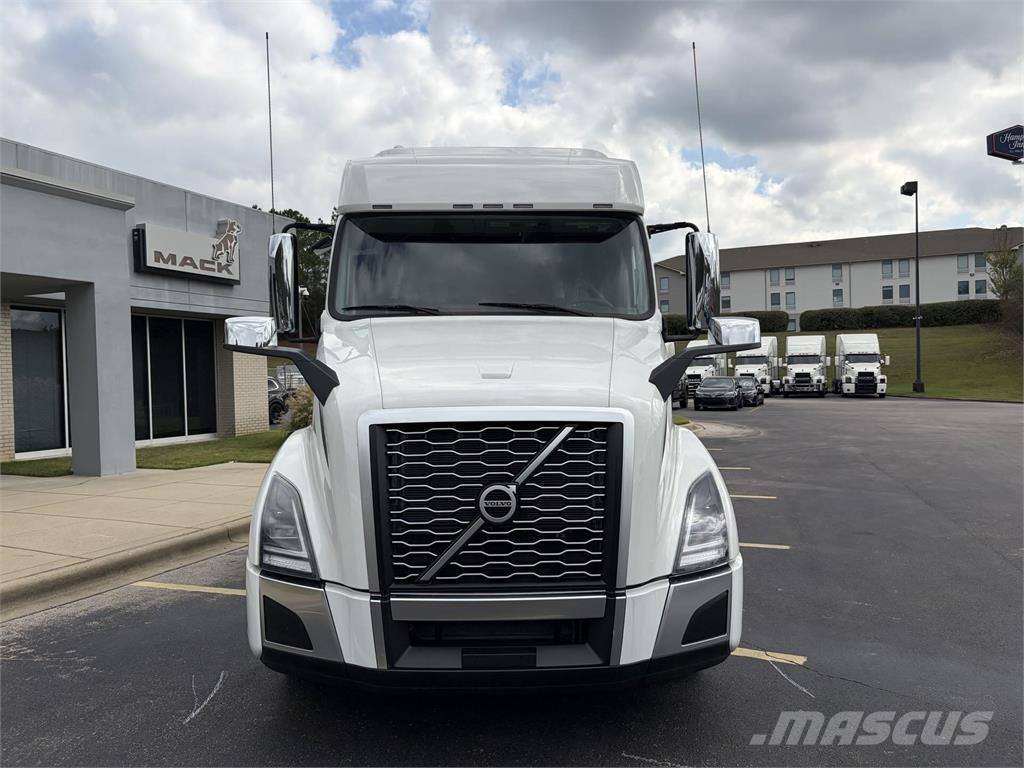 Volvo VNL64T740 Sadulveokid