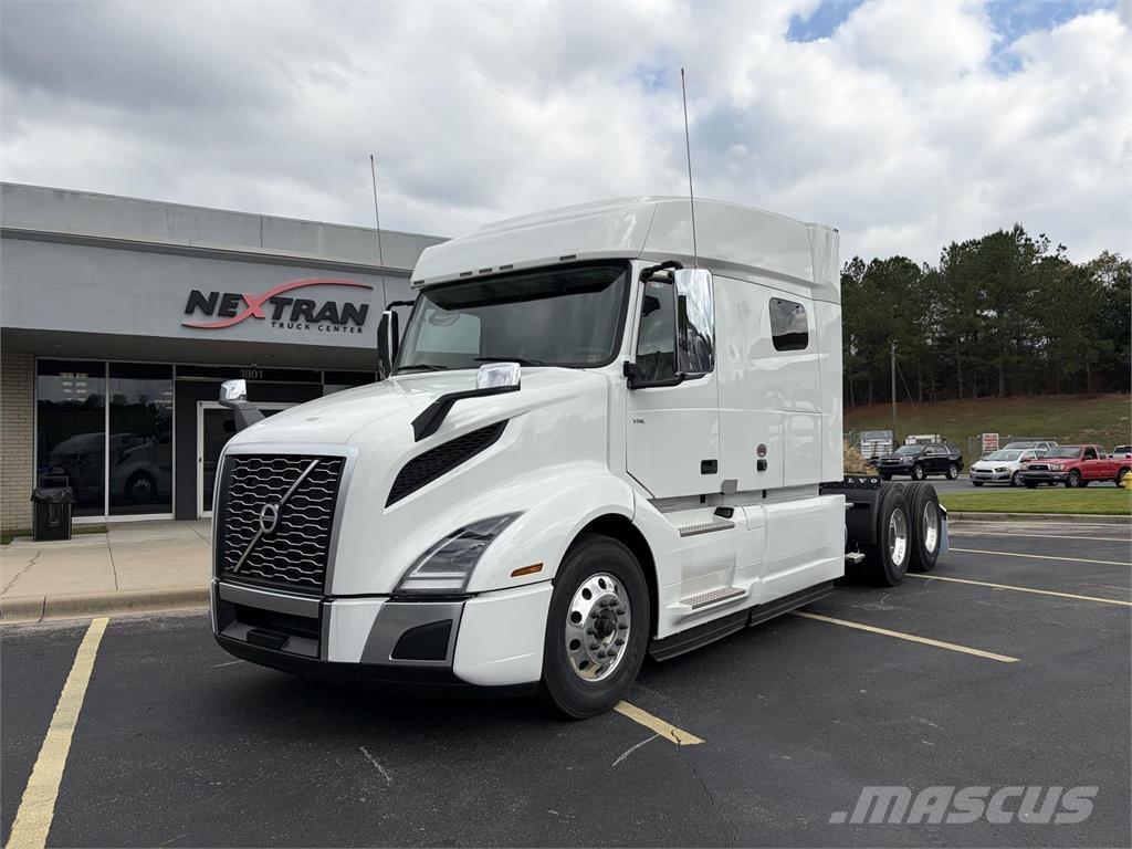 Volvo VNL64T740 Sadulveokid
