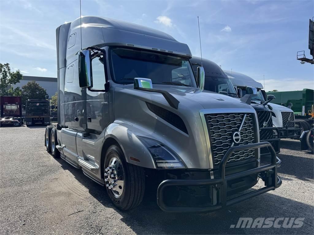 Volvo VNL64T760 Sadulveokid