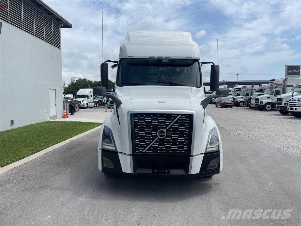 Volvo VNL64T760 Sadulveokid