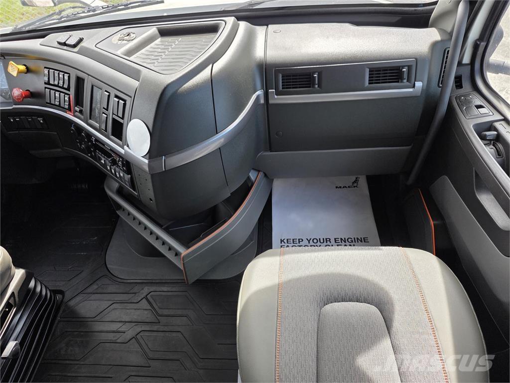 Volvo VNL64T760 Sadulveokid