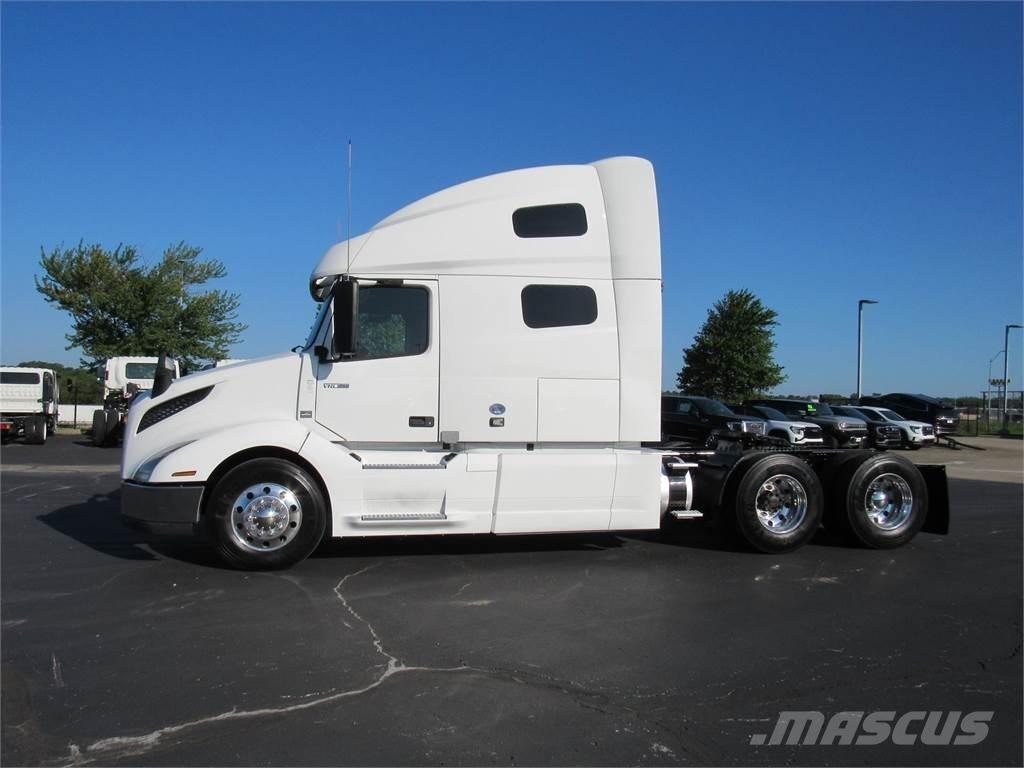 Volvo VNL64T760 Sadulveokid
