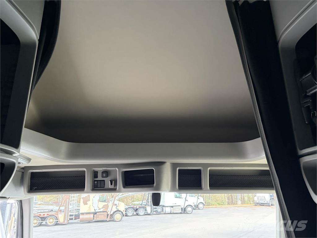 Volvo VNL64T760 Sadulveokid