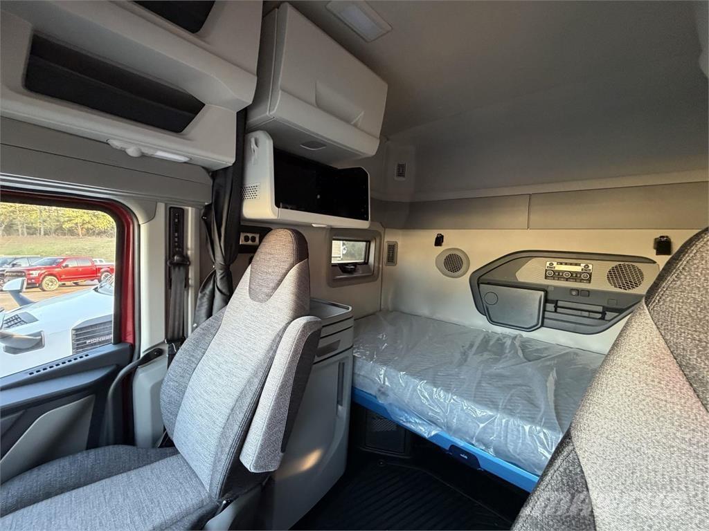 Volvo VNL64T840 Sadulveokid