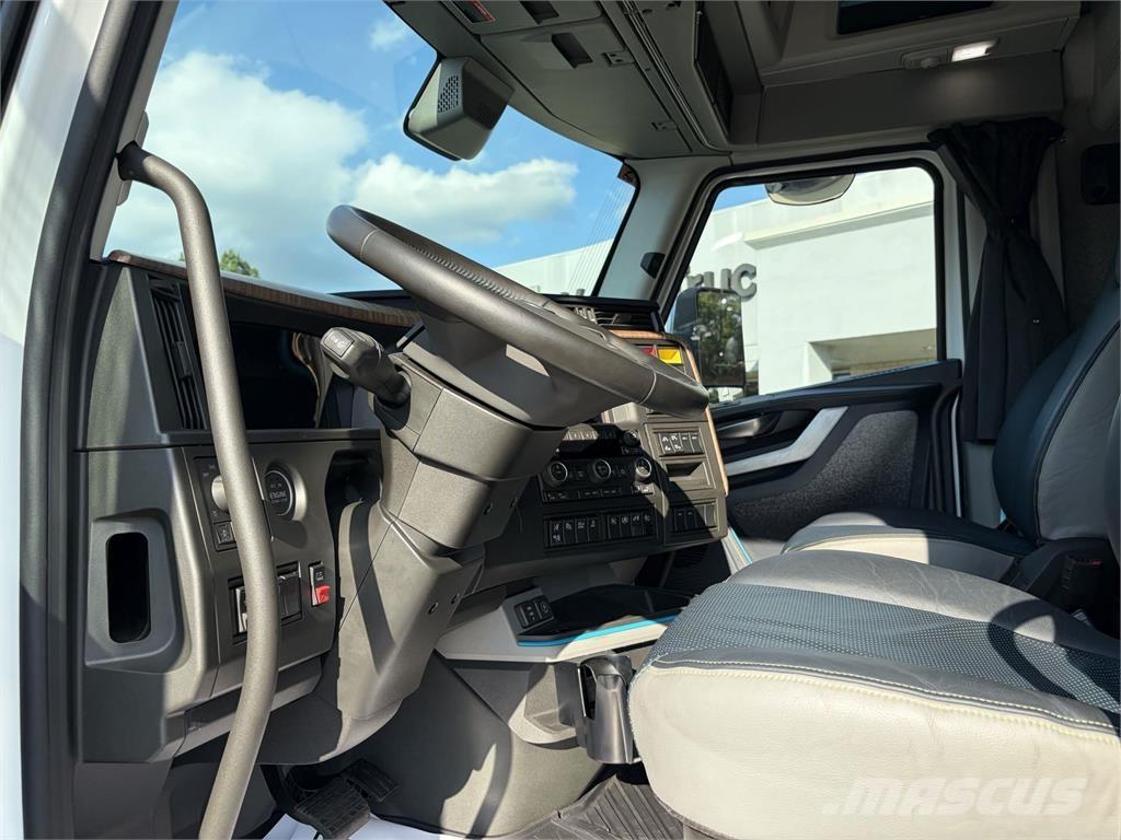 Volvo VNL64T860 Sadulveokid