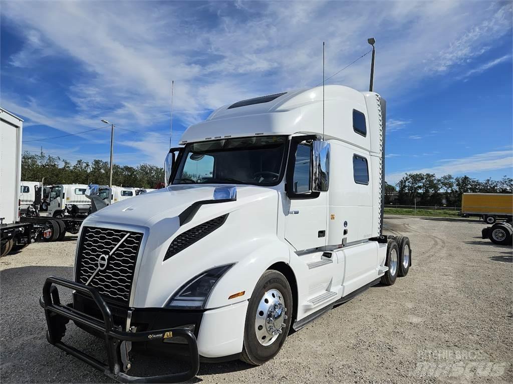 Volvo VNL64T860 Sadulveokid