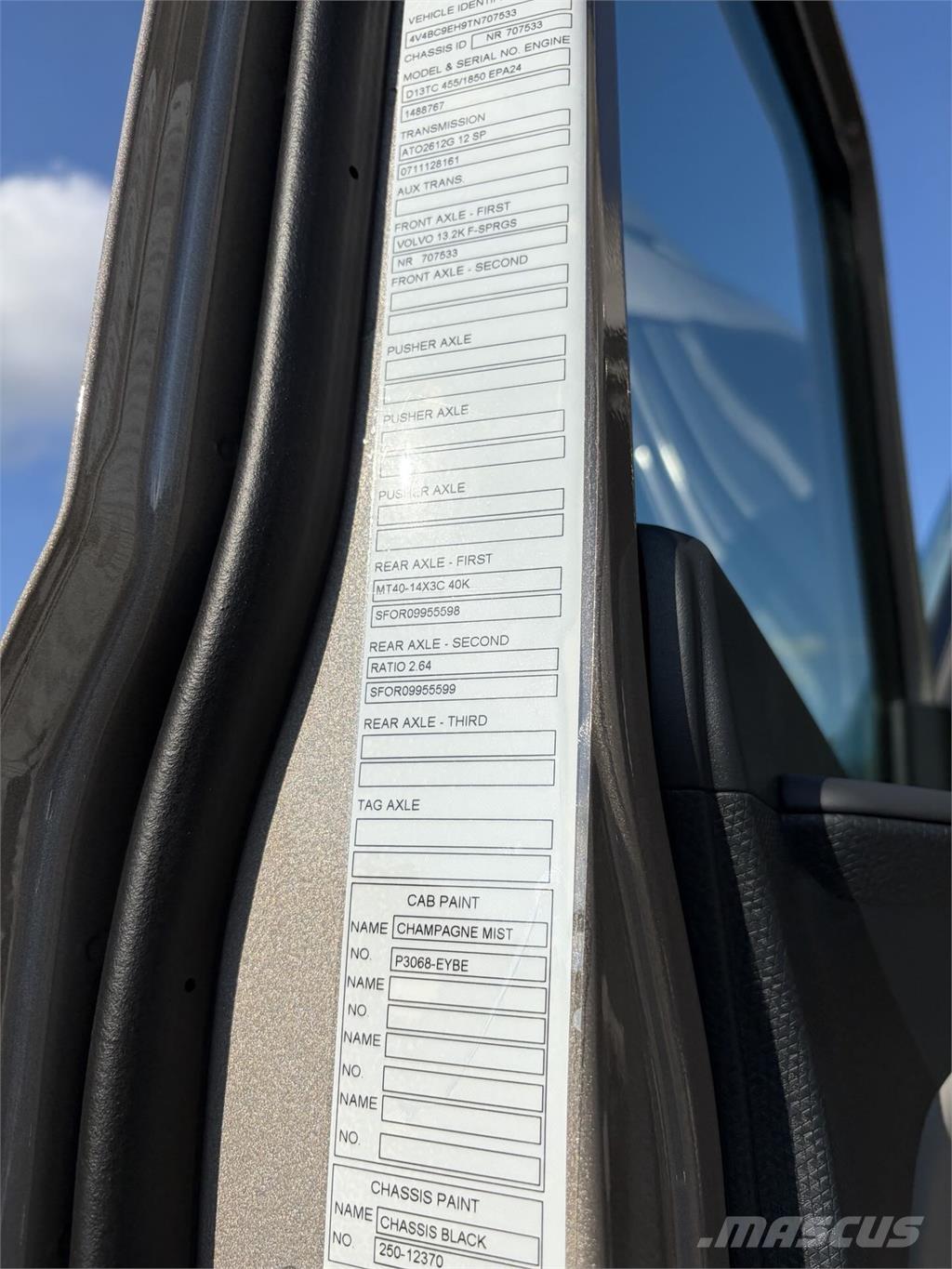 Volvo VNL64T860 Sadulveokid
