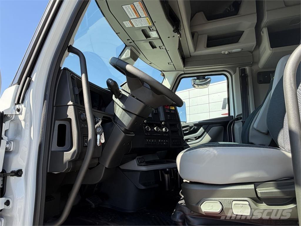 Volvo VNL64T860 Sadulveokid