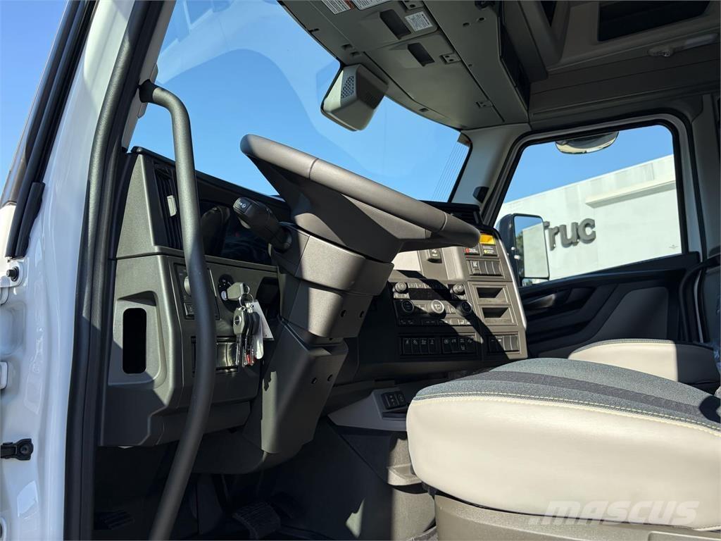 Volvo VNL64T860 Sadulveokid