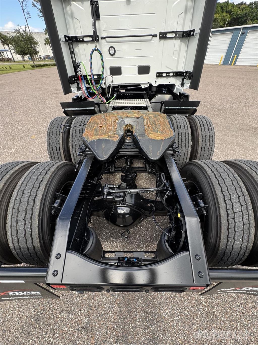 Volvo VNL64T860 Sadulveokid