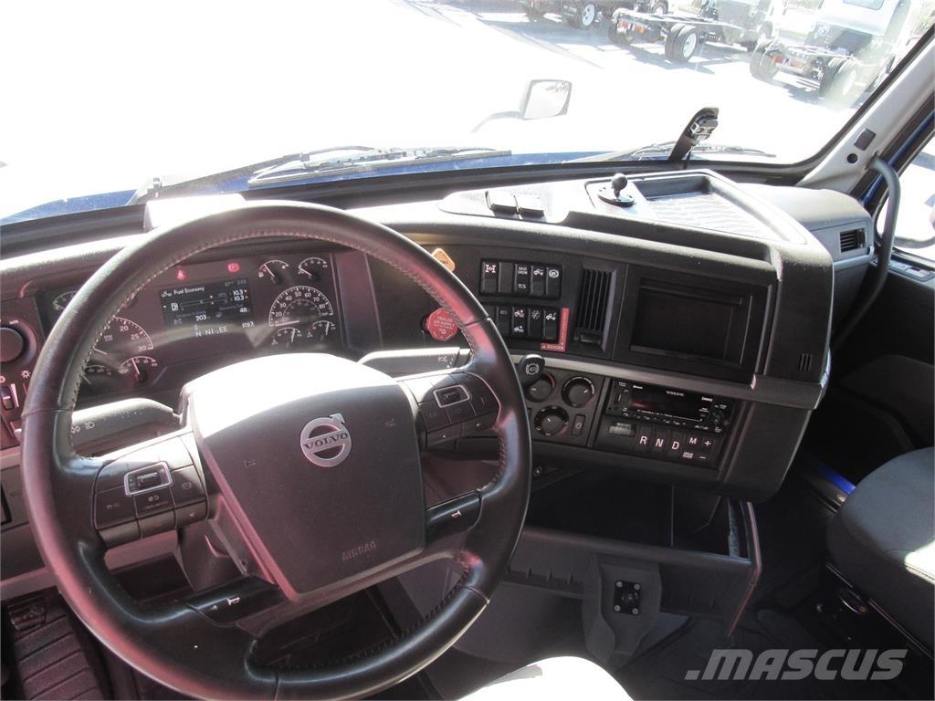 Volvo VNL860 Sadulveokid