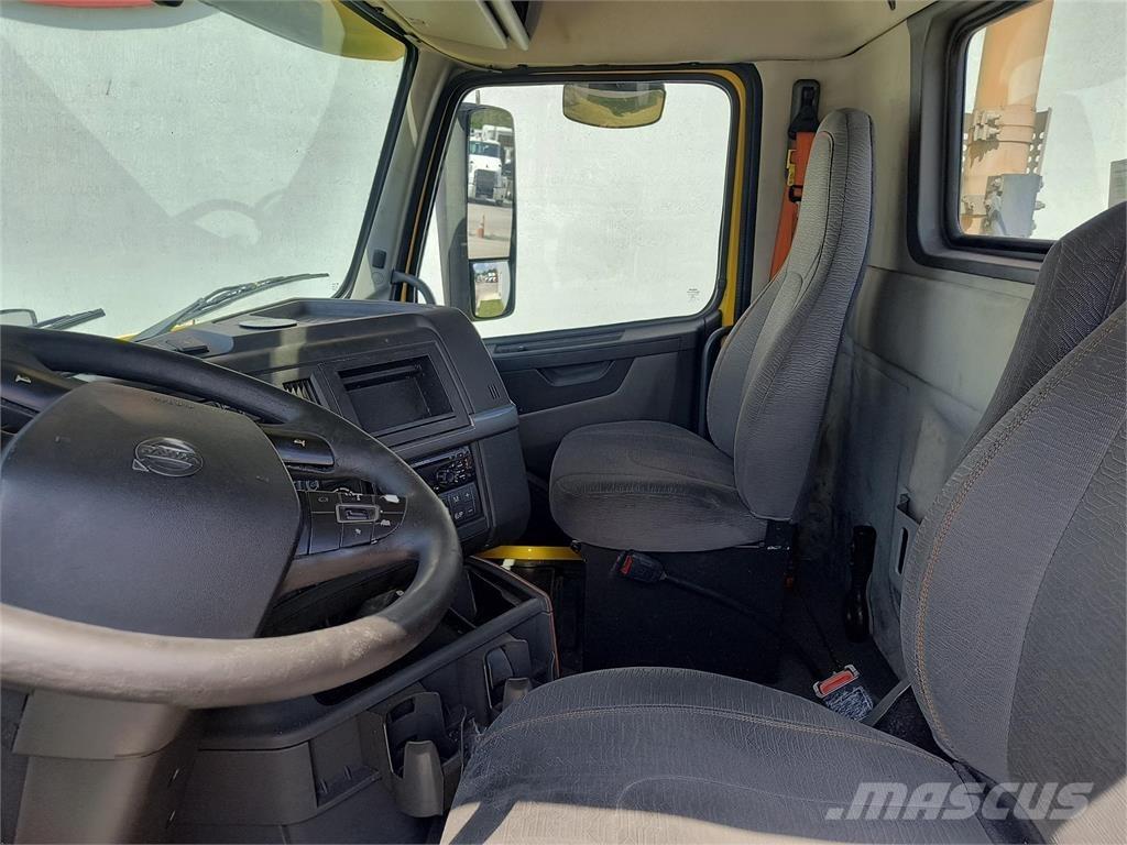 Volvo VNR64T Sadulveokid