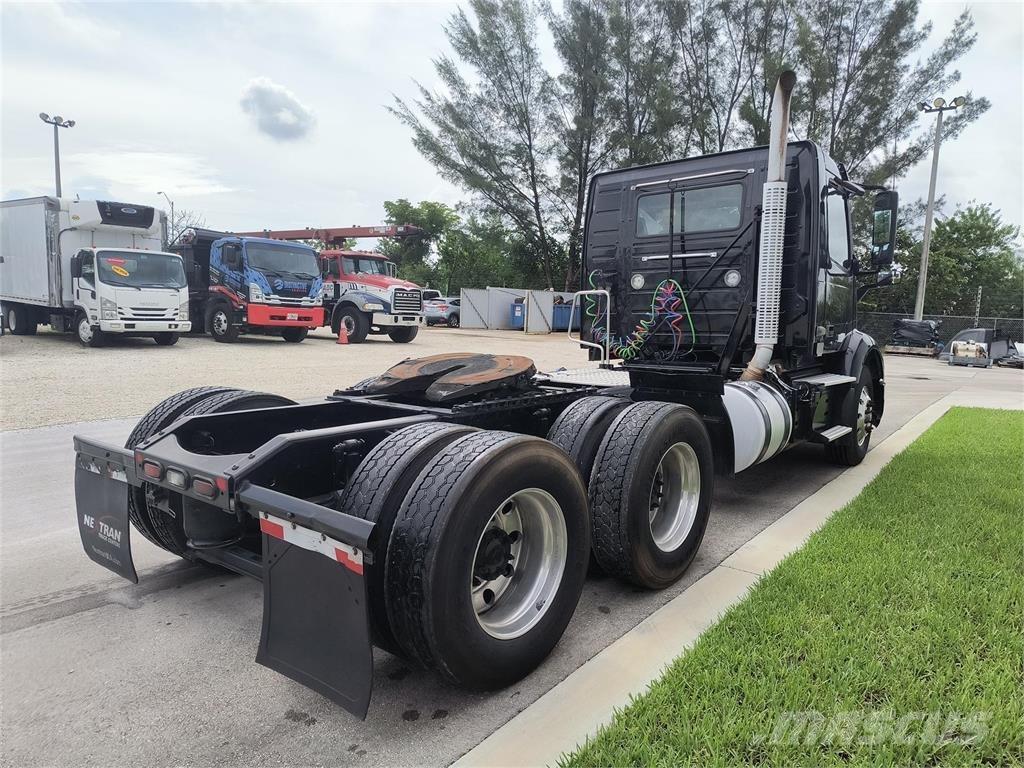 Volvo VNR64T Sadulveokid