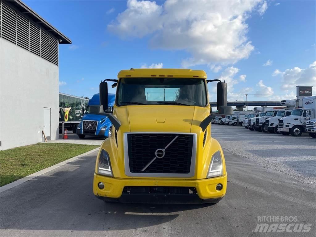 Volvo VNR64T300 Sadulveokid