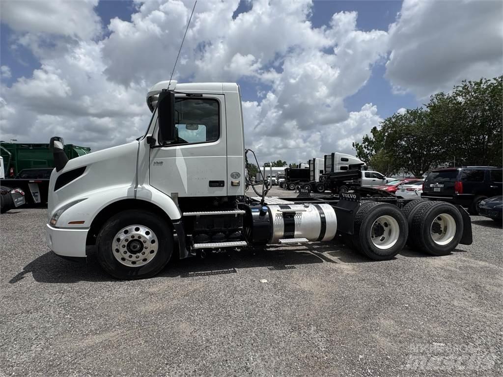 Volvo VNR64T300 Sadulveokid
