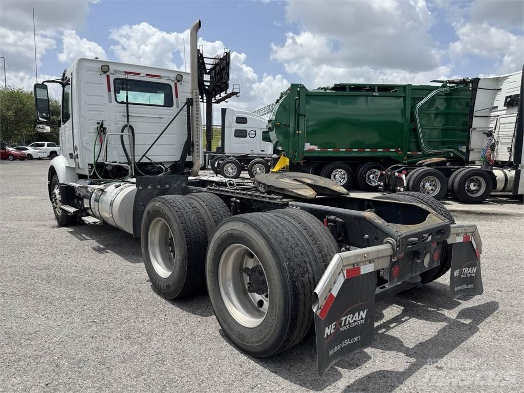 Volvo VNR64T300 Sadulveokid