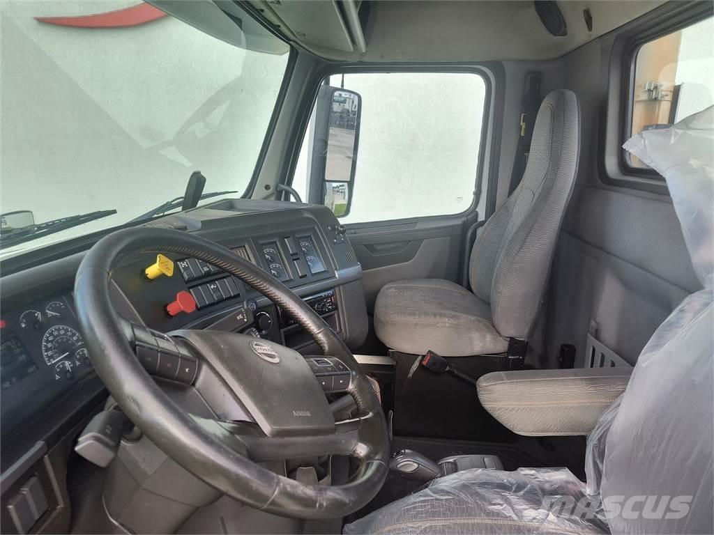 Volvo VNR64T300 Sadulveokid