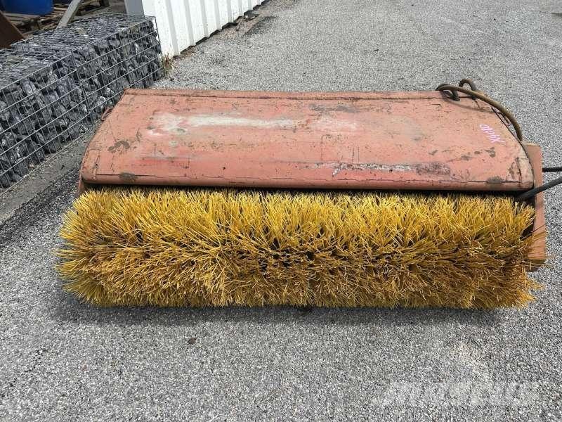  AUTRE 1700mm Tänavapuhastusveokid