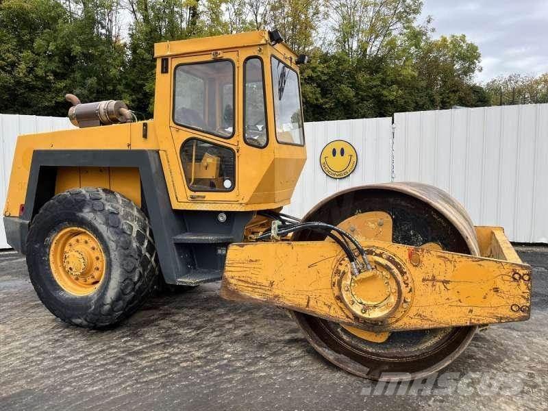 Bomag BW213D Pinnasetihendajad