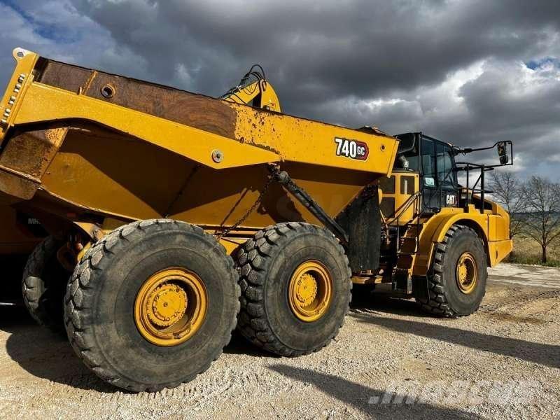 CAT 740GC Liigendraamiga pinnaseveokid