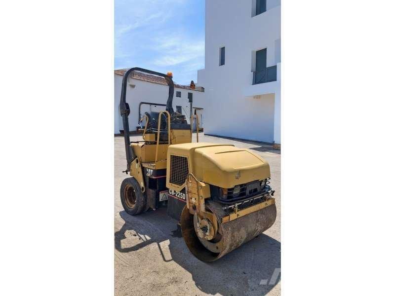CAT CB225D Pinnasetihendajad