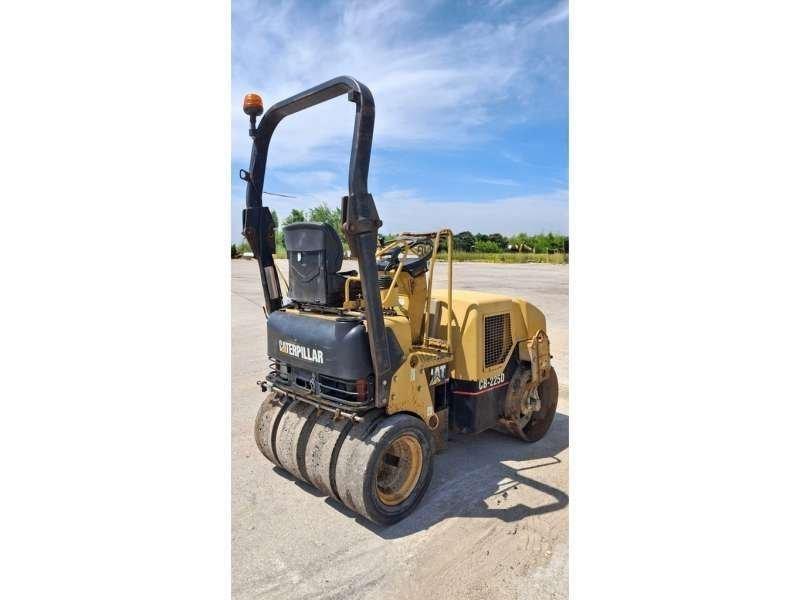 CAT CB225D Pinnasetihendajad