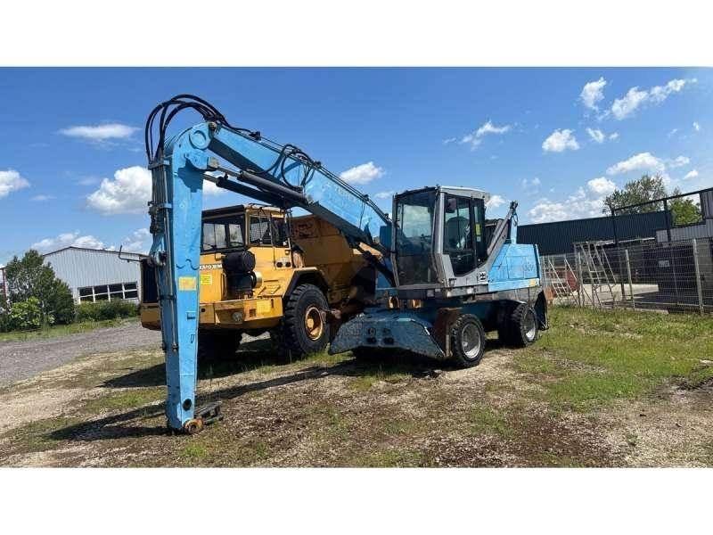 Fuchs MHL320 Materjalikäitlusmasinad
