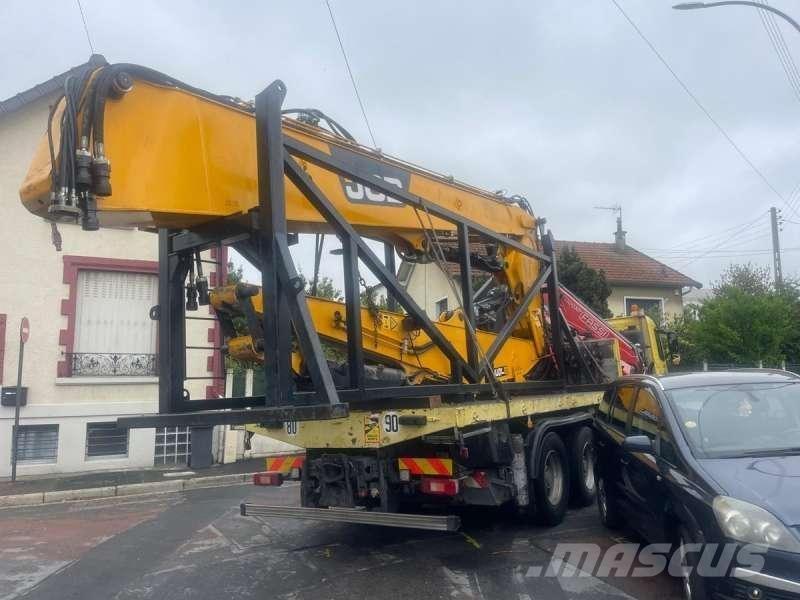 JCB JS360 Lammutusekskavaatorid
