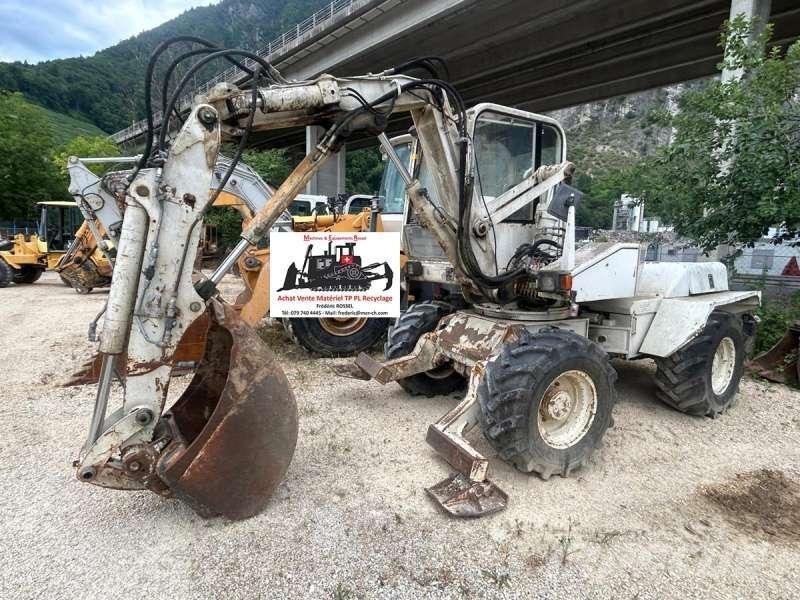 Mecalac 8CXI Ratasekskavaatorid