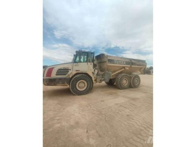 Terex TA30 Liigendraamiga pinnaseveokid