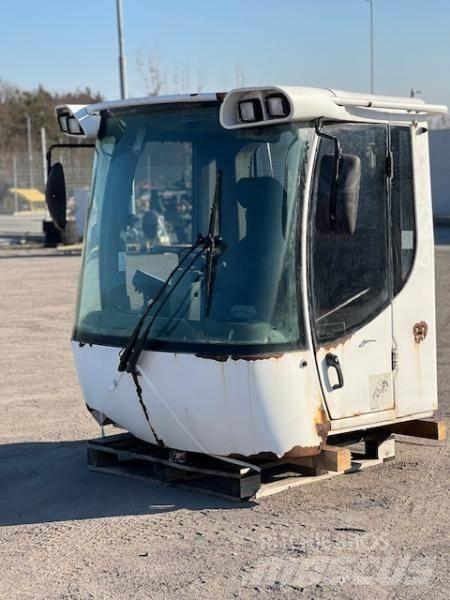 Liebherr 556 KABINA Kabiinid