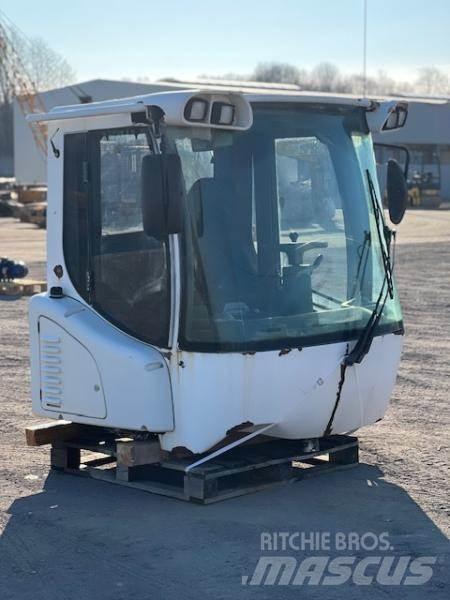 Liebherr 556 KABINA Kabiinid