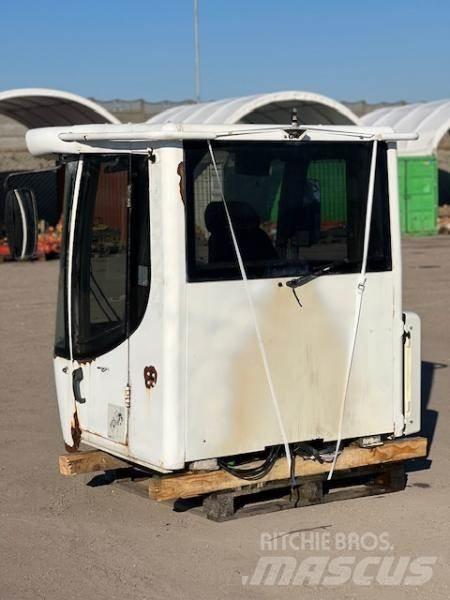 Liebherr 556 KABINA Kabiinid
