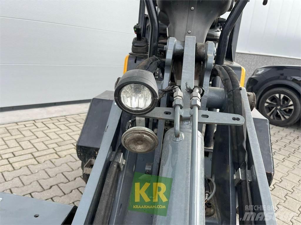 GiANT D332 Frontaallaadurid ja ekskavaatorid